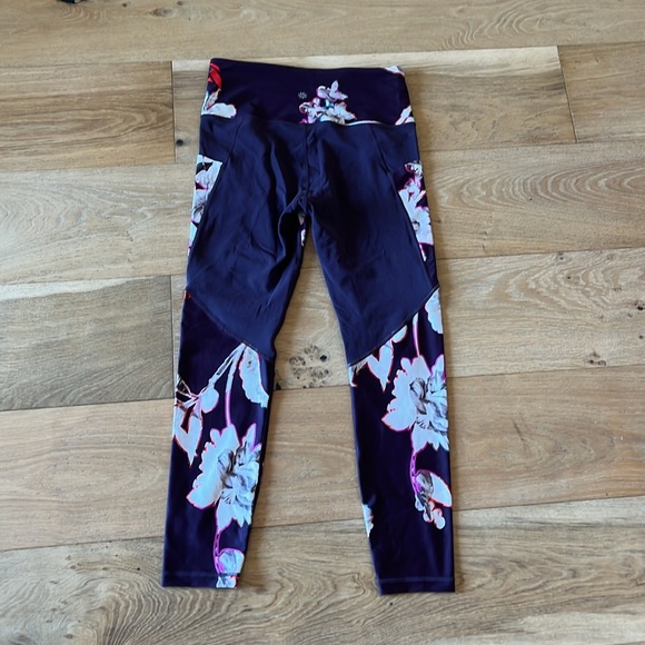 Athleta leggings size small - Picture 3 of 4
